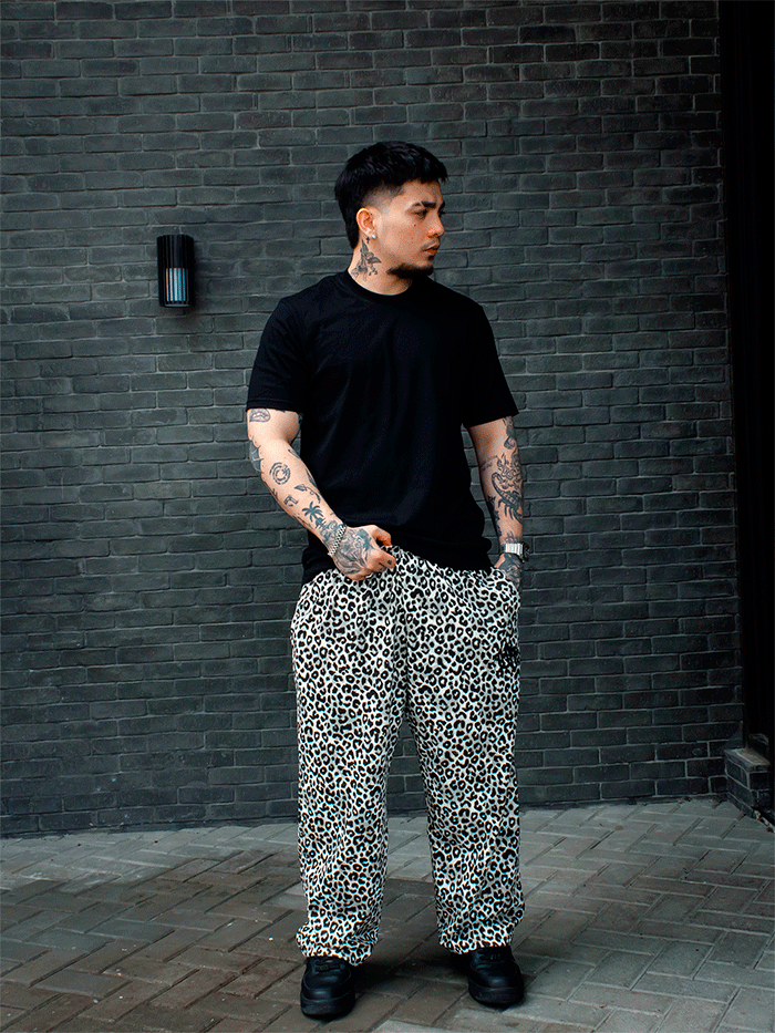 ANIMAL ACCENT "BAGGY SWEATPANTS"