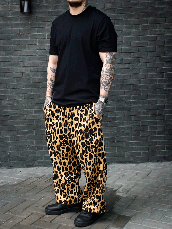 ANIMAL ACCENT "BAGGY SWEATPANTS"