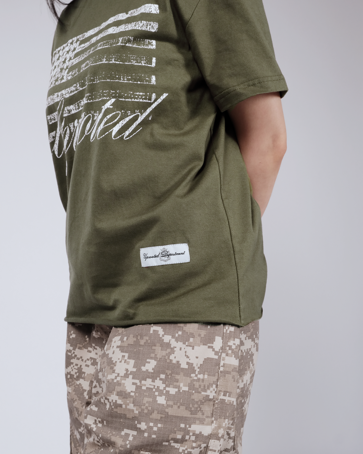 Uprooted "Lost Empire" Regular Fit Raw Hem Shirt Army